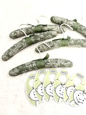 Baby Toddler Padded Floral Fabric Hangers Green - Lot of 11 Size dividers